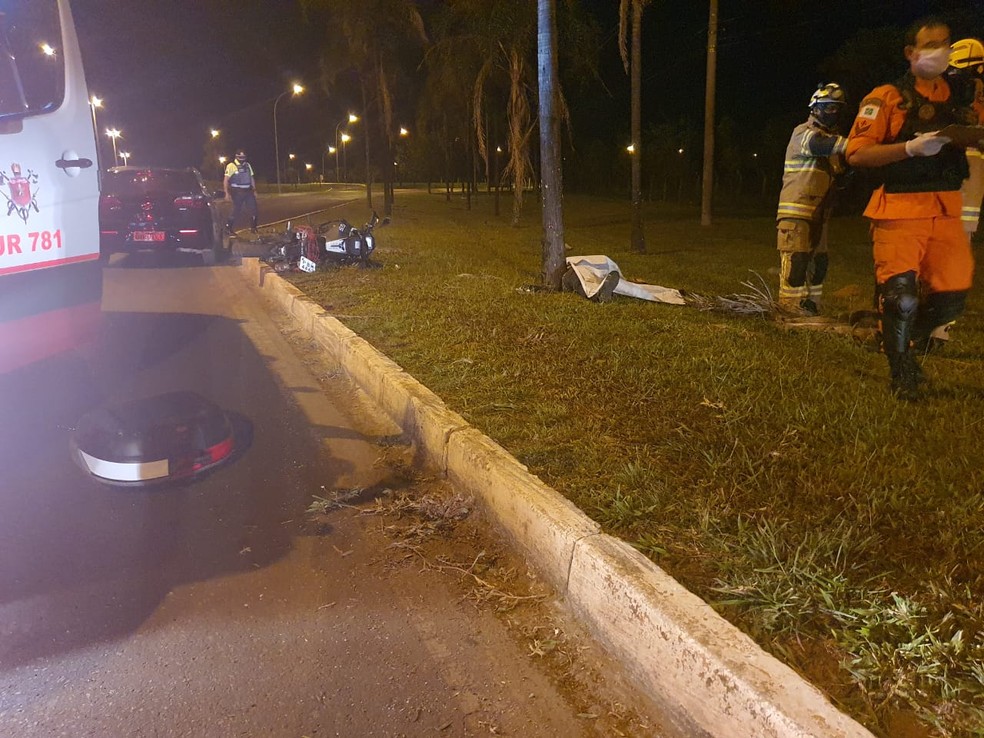 Acesso à Ponte JK, em Brasília, onde militar do Corpo de Bombeiros do DF morreu após acidente de moto — Foto: Corpo de Bombeiros/Divulgação