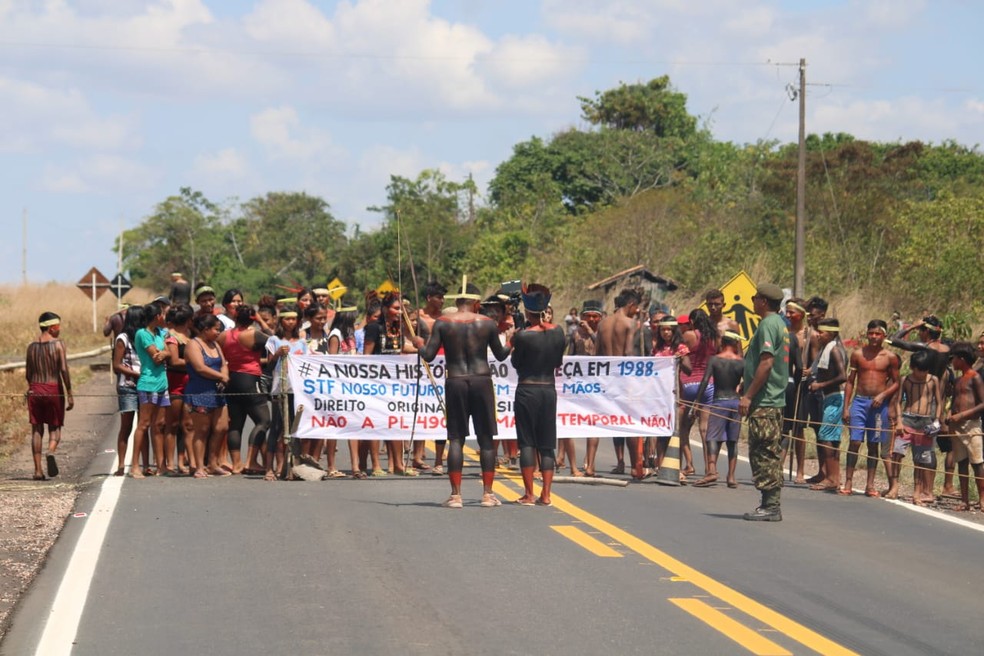 Indígenas protestam no Pará contra o marco temporal. — Foto: Itair Suruí