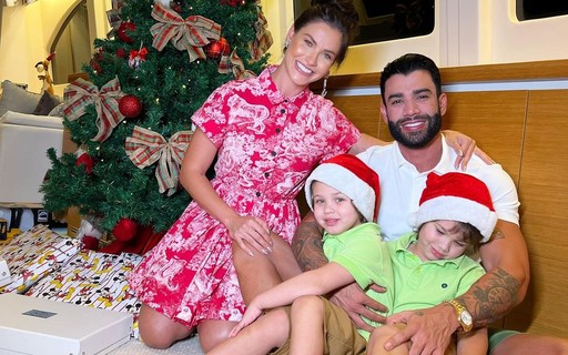 Gusttavo Lima e Andressa Suita se divertem com os filhos em noite de Natal