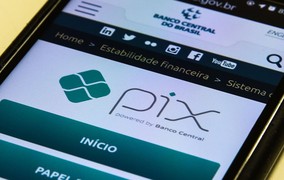Pix bate recorde de transações no dia do pagamento do 13º salário