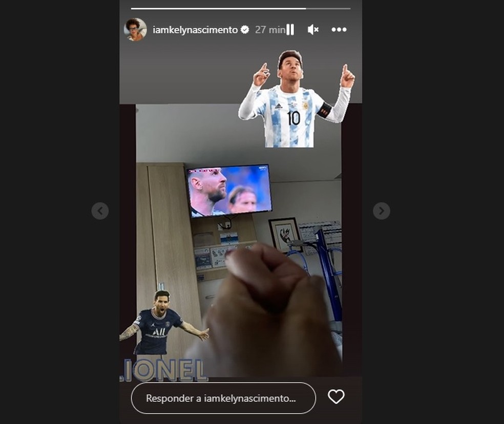 Filha de Pelé posta foto vendo jogo da Argentina ao lado do pai — Foto: Reprodução/Instagram