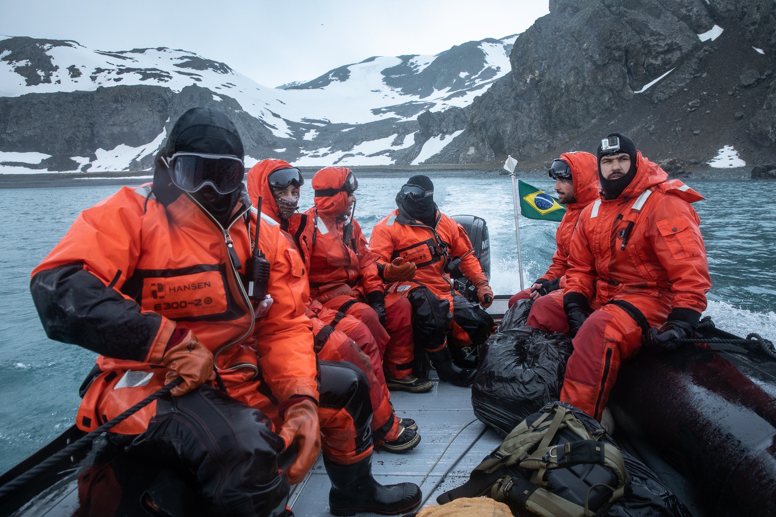 Brasileiros retomam pesquisas na Antártica e mostram rotina no continente polar; FOTOS thumbnail