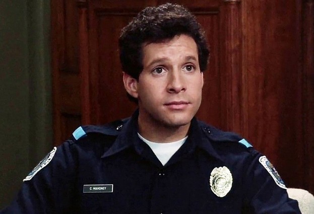 O ator Steve Guttenberg em cena de Loucademia de Polícia (Foto: Reprodução)