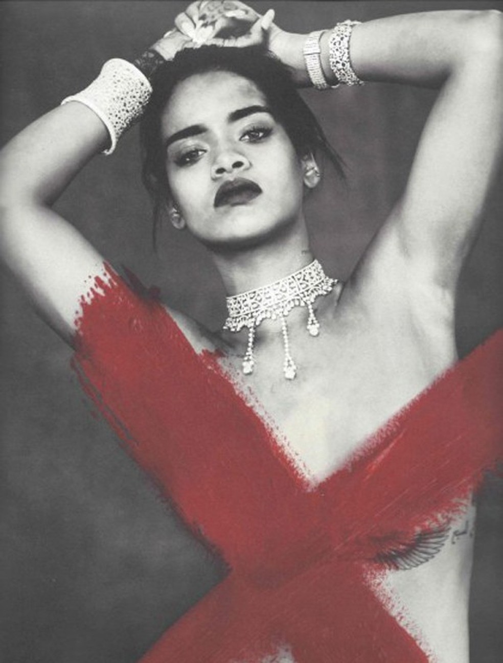 2016-03-16-rihanna-pelada-2.jpg