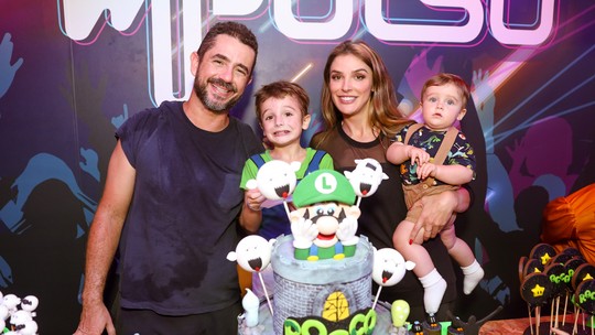 Felipe Andreoli e Rafa Brites celebram aniversário de 6 anos do filho