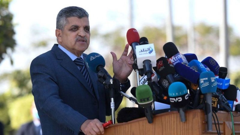 O chefe da Autoridade do Canal de Suez, Osama Rabie, disse que o bloqueio estava custando US$ 14 milhões por dia (Foto: AFP via BBC)