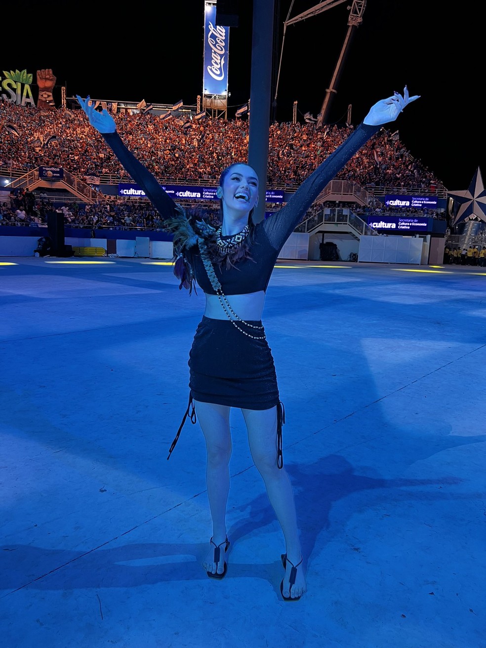 Eslov&ecirc;nia Marques no Festival de Parintins &mdash; Foto: Reprodu&ccedil;&atilde;o/Twitter