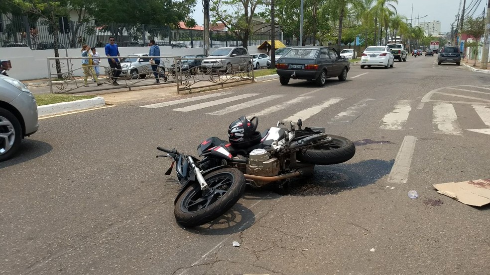 Jones Silva atravessava rua quando motociclista o atropelou (Foto: Débora Ribeiro/Rede Amazônica Acre)