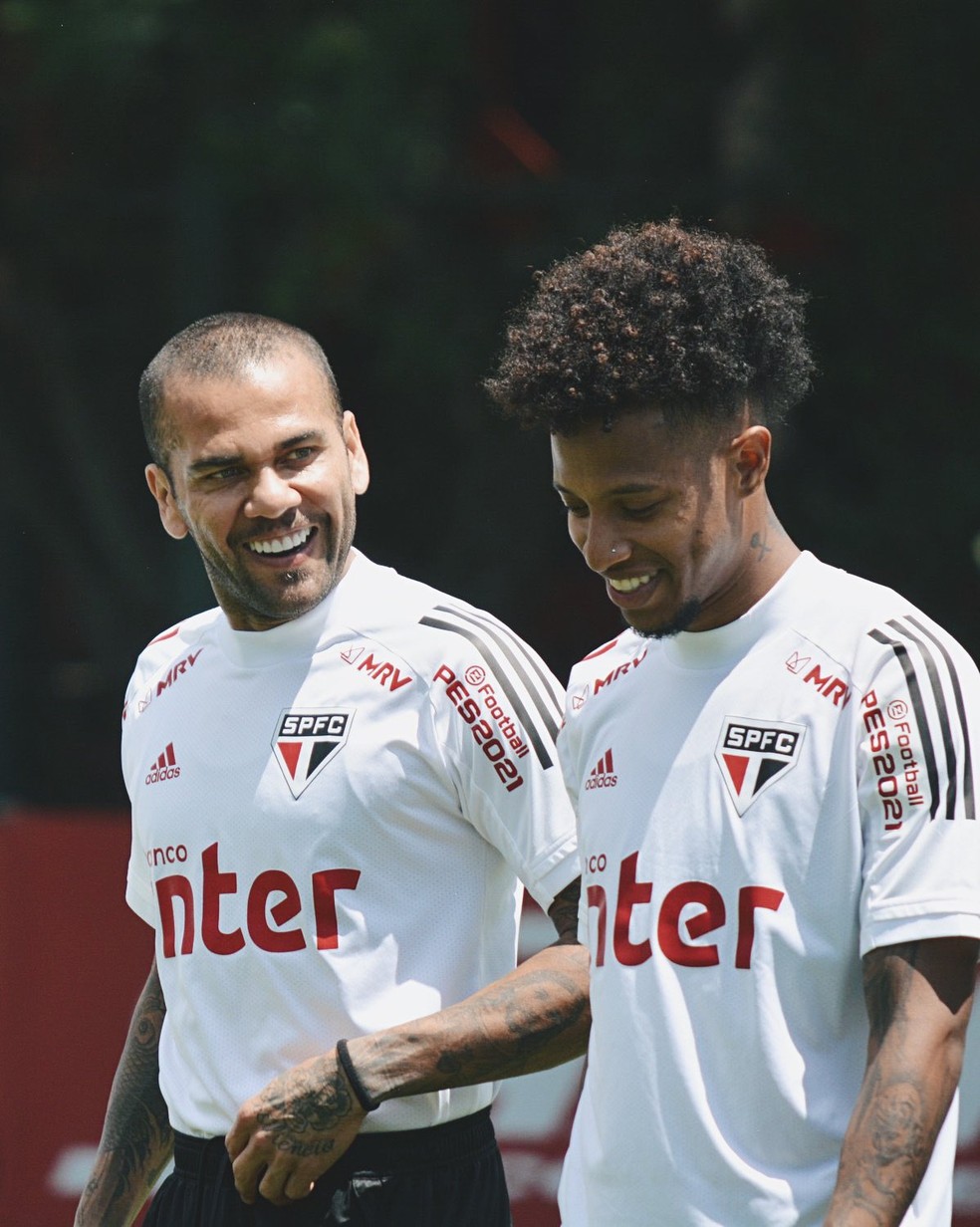 Daniel Alves e Tchê Tchê no São Paulo — Foto: São Paulo FC / divulgação