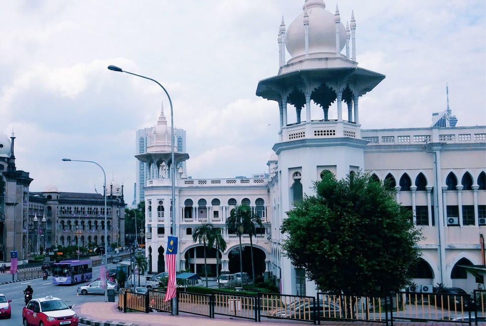 A estação malaia foi desenhada pelo governo britânico e inclui minaretes, arcos e arquitetura mourisca — Foto: Flickr / aykut gebes / Creative Commons