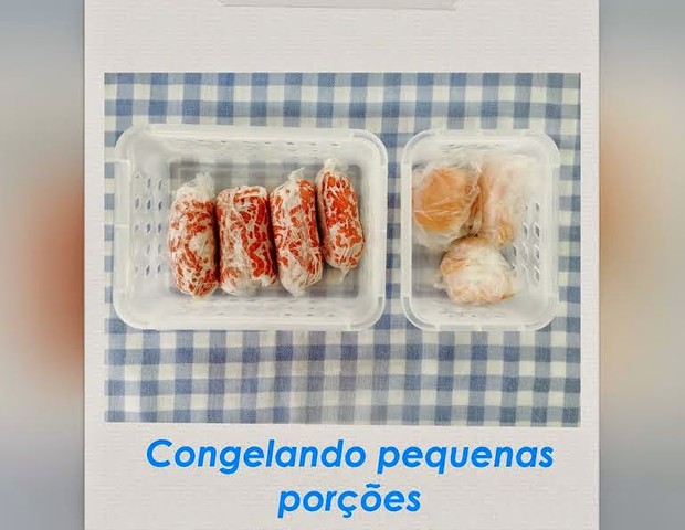Enrolar pequenas porções de carnes em plástico filme também é uma opção  (Foto: Rafaela Oliveira / Organize sem Frescuras)