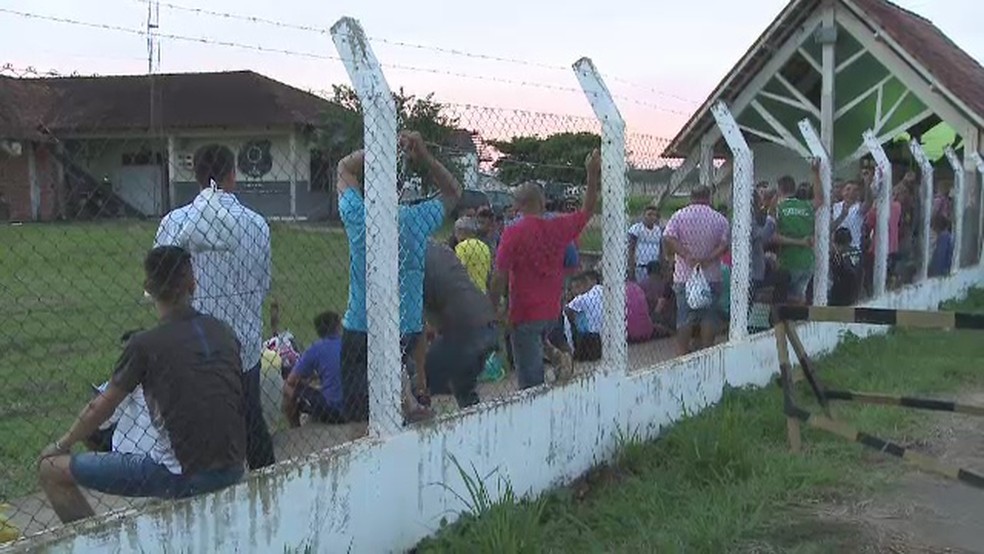 Presos do semiaberto tiveram que se apresentar na Unidade de Regime Fechado Francisco d' Oliveira Conde nesta quarta (7) (Foto: Reprodução/Rede Amazônica Acre)