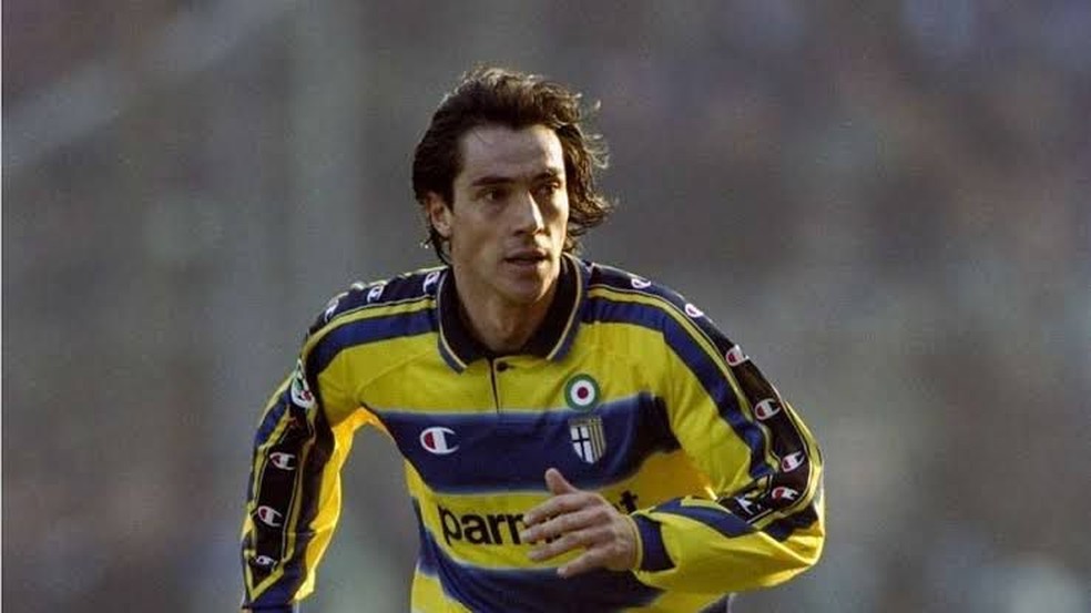 Paulo Sousa em ação pelo Parma em 2000 — Foto: Reprodução