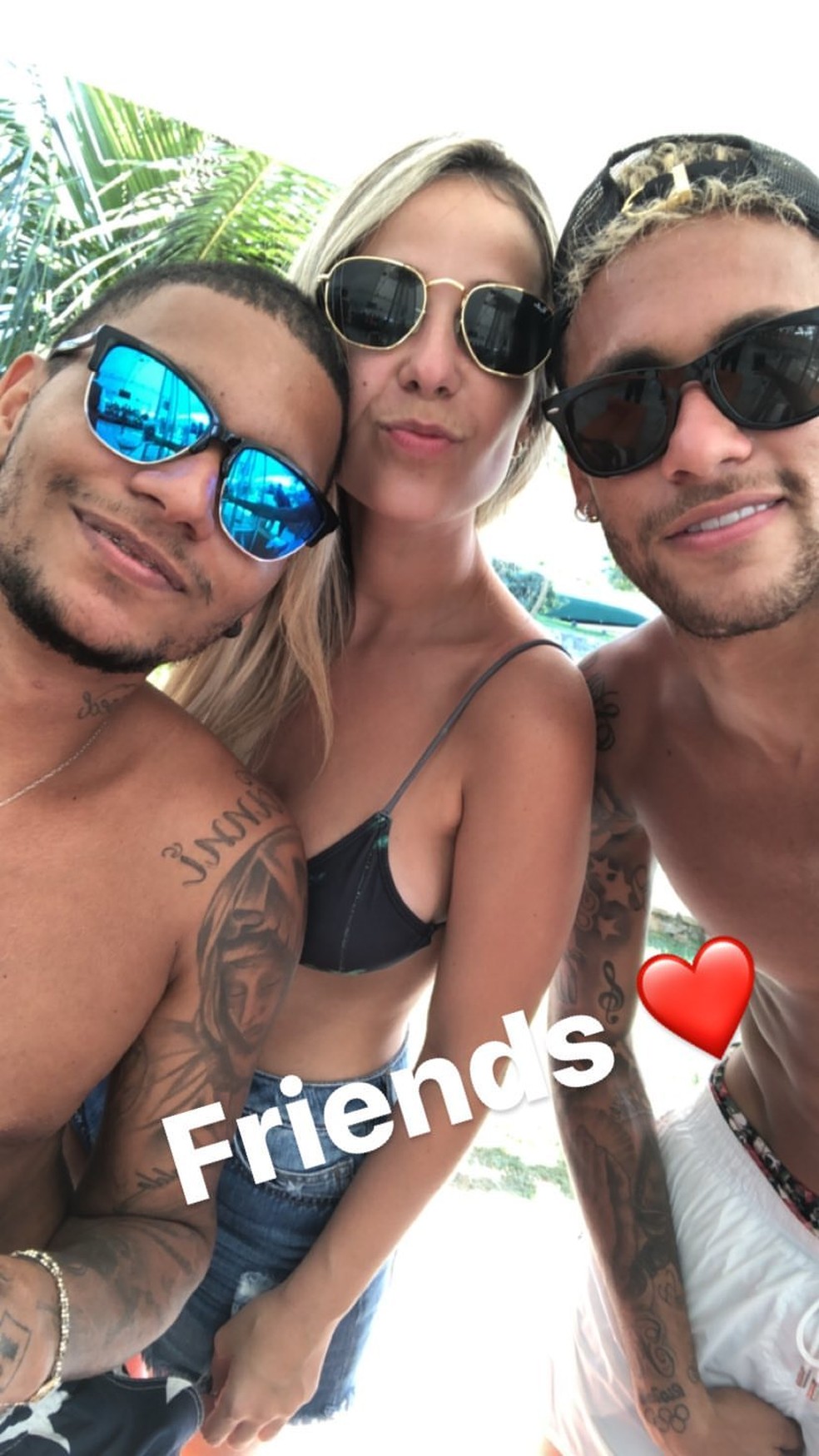 Neymar no Brasil (Foto: Reprodução / Twitter)