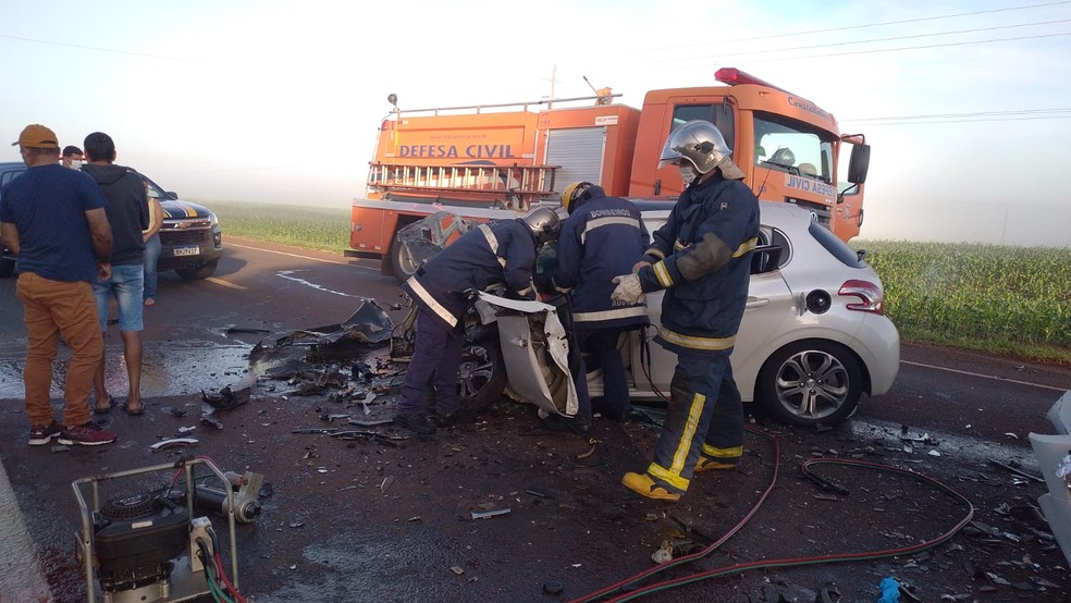 Mulher ficou gravemente ferida em acidente que aconteceu em Ubiratã — Foto: Divulgação/PRF