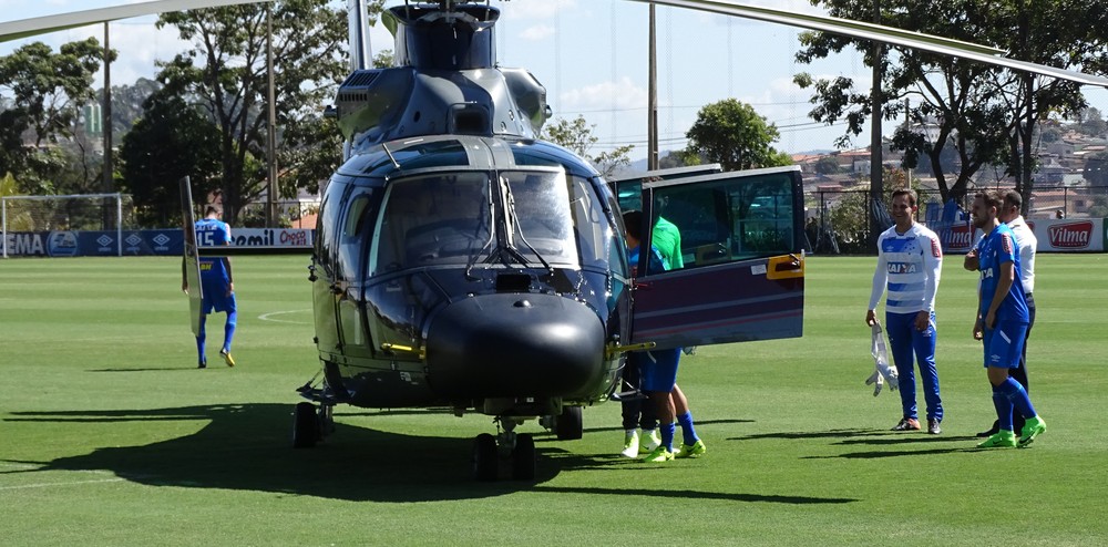 Manhã intensa na Toca II: coletivo, goleiros do líder e helicóptero de governador