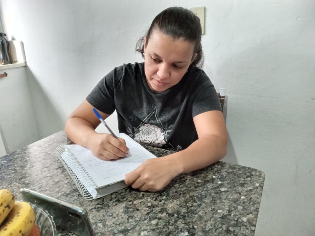 Camilla Araújo, da Zona Sul de São Paulo, está desempregada há 8 meses e via no concurso do IBGE oportunidade de voltar a ter renda — Foto: Arquivo pessoal