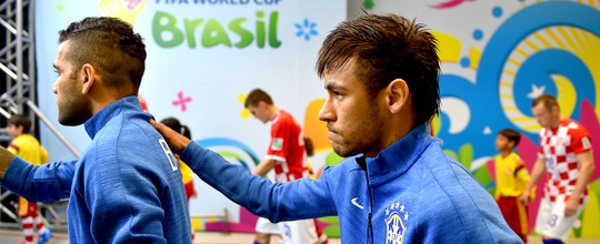 Confira belas imagens da vitória brasileira na estreia (Getty Images)