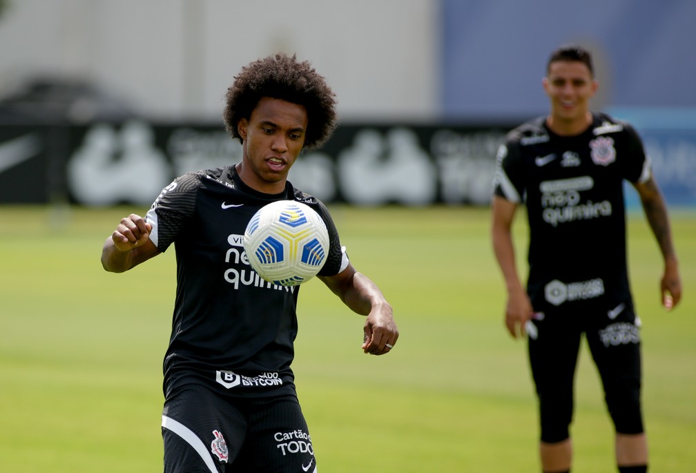 Willian volta, mas Sylvinho não terá Cantillo, veja a provável escalação do Corinthians 
