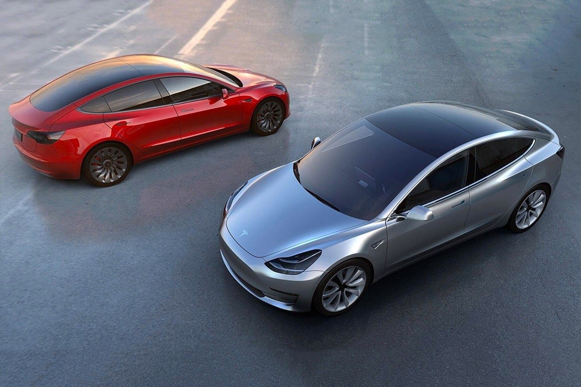 O Model 3, primeiro feito em grande escala pela Tesla (Foto: Divulgação)
