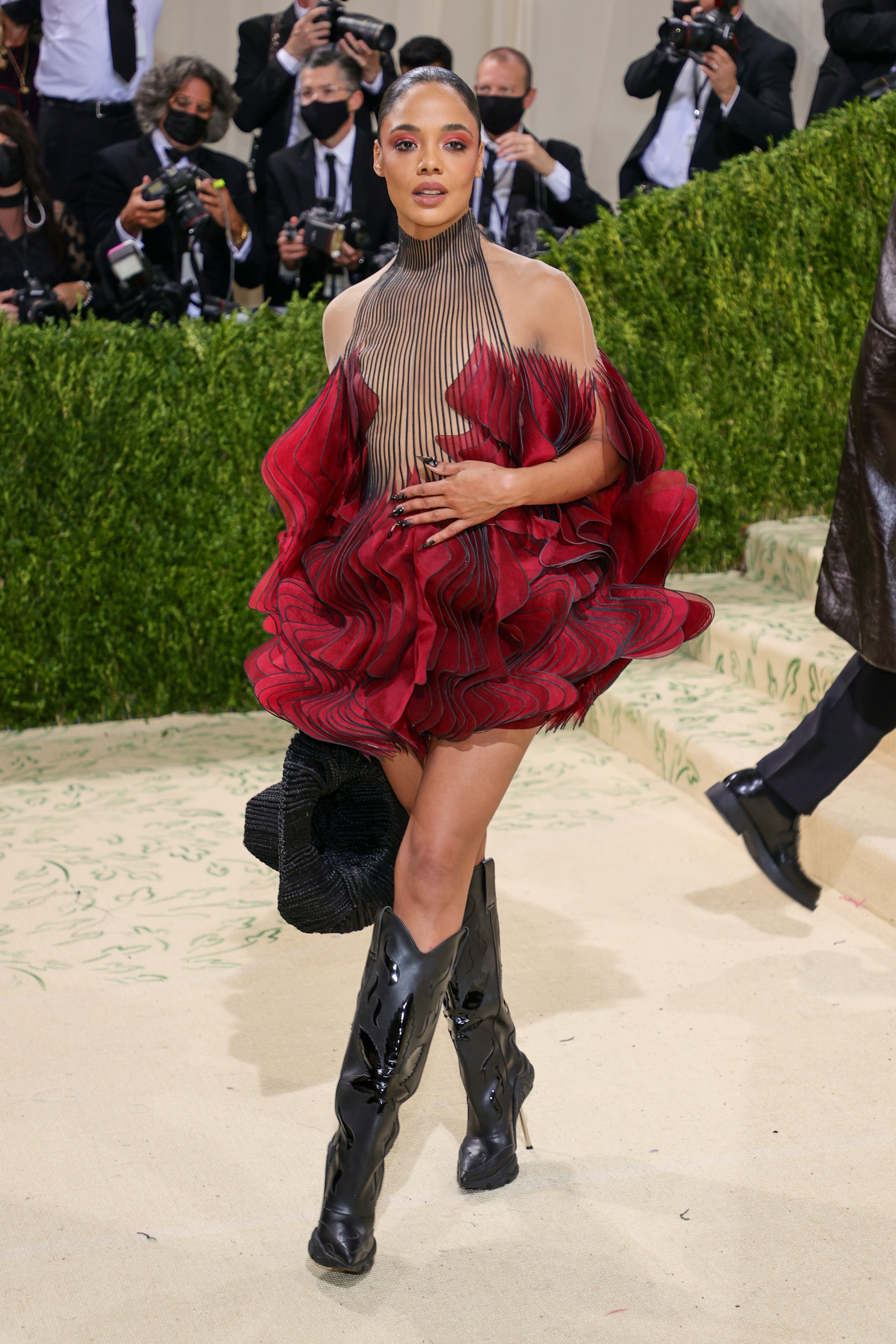 NEW YORK, NEW YORK - SEPTEMBER 13: Tessa Thompson attends The 2021 Met Gala Celebrating In America: A Lexicon Of Fashion at Metropolitan Museum of Art on September 13, 2021 in New York City. (Photo by Theo Wargo/Getty Images) (Foto: Getty Images)