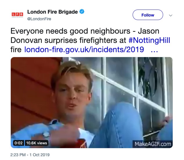 O post do Departamento de Bombeiros de Londres agradecendo o auxílio do ator Jason Donovan no combate a um incêndio na capital inglesa (Foto: Twitter)