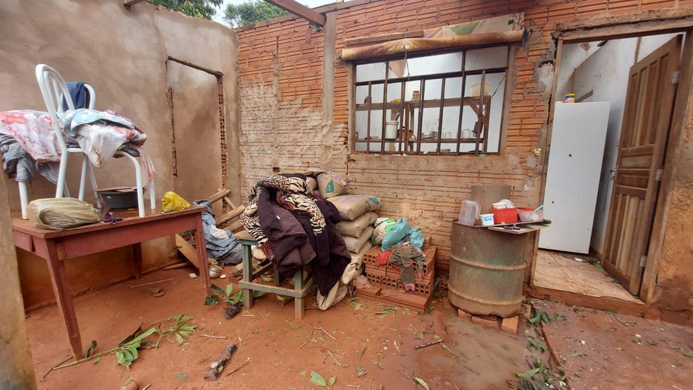 Casas em assentamento, em Rosana (SP), são destelhadas após chuva de granizo e vendaval — Foto: Prefeitura de Rosana