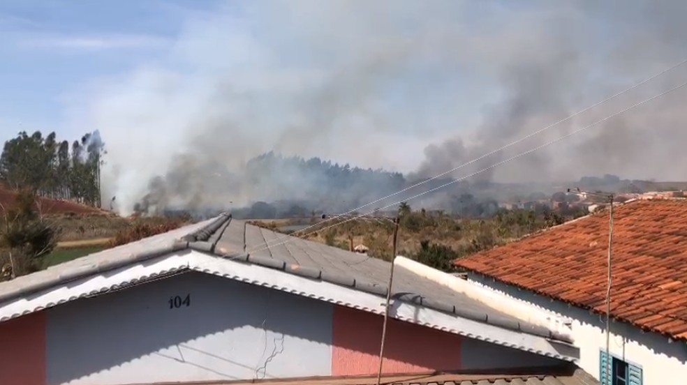 Bombeiros foram acionados após incêndio em Taquarituba — Foto: Arquivo pessoal