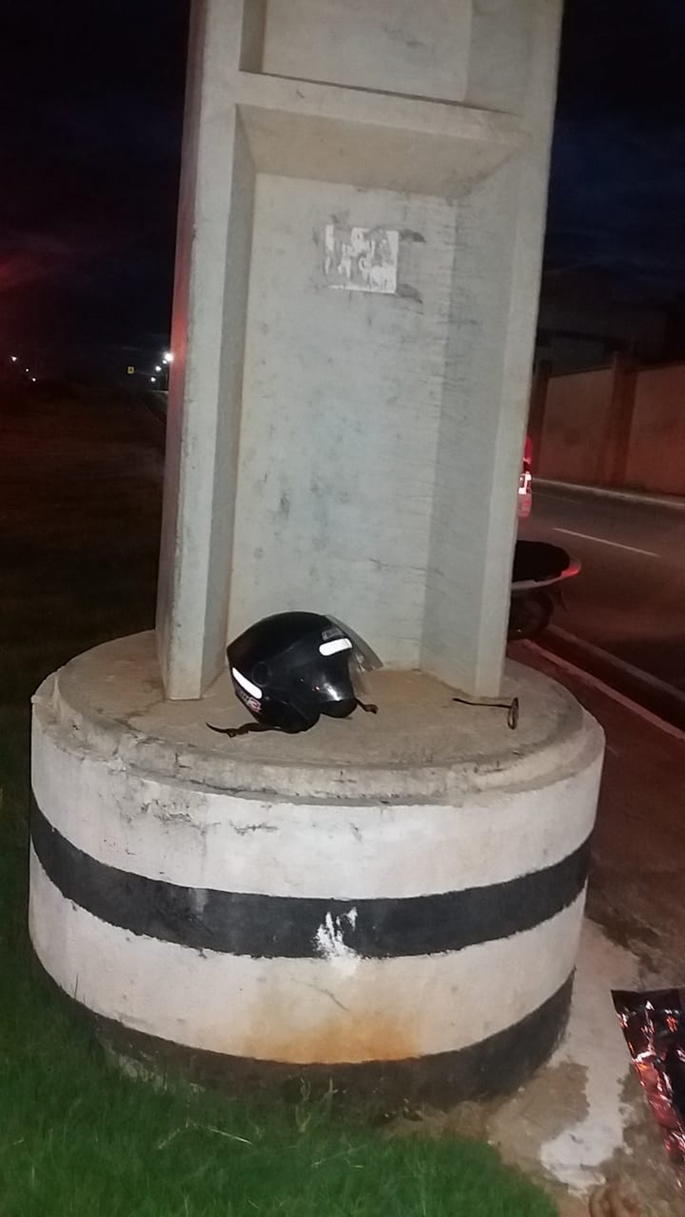 Cantor atingiu poste e morreu em Cuiabá — Foto: Deletran/Assessoria