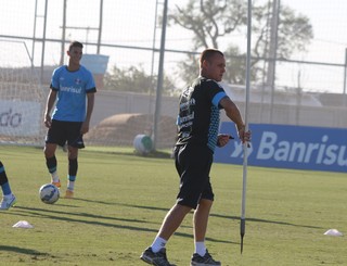 Grêmio veta indicação de futuro técnico e efetiva preparador físico