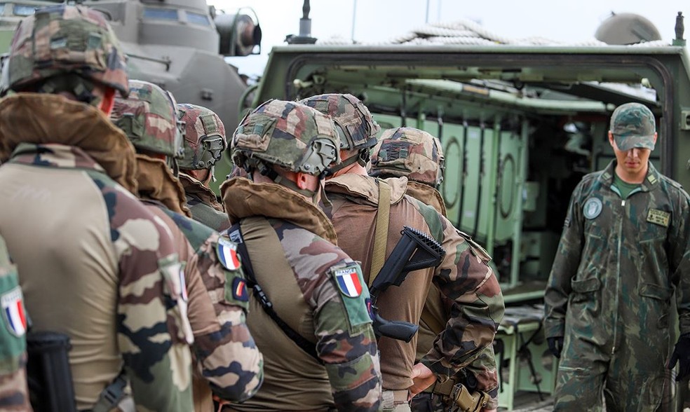Militares do Brasil e da França realizaram treinamento conjunto na Grande Fortaleza. — Foto: 1SG (MO) P Johson/Divulgação