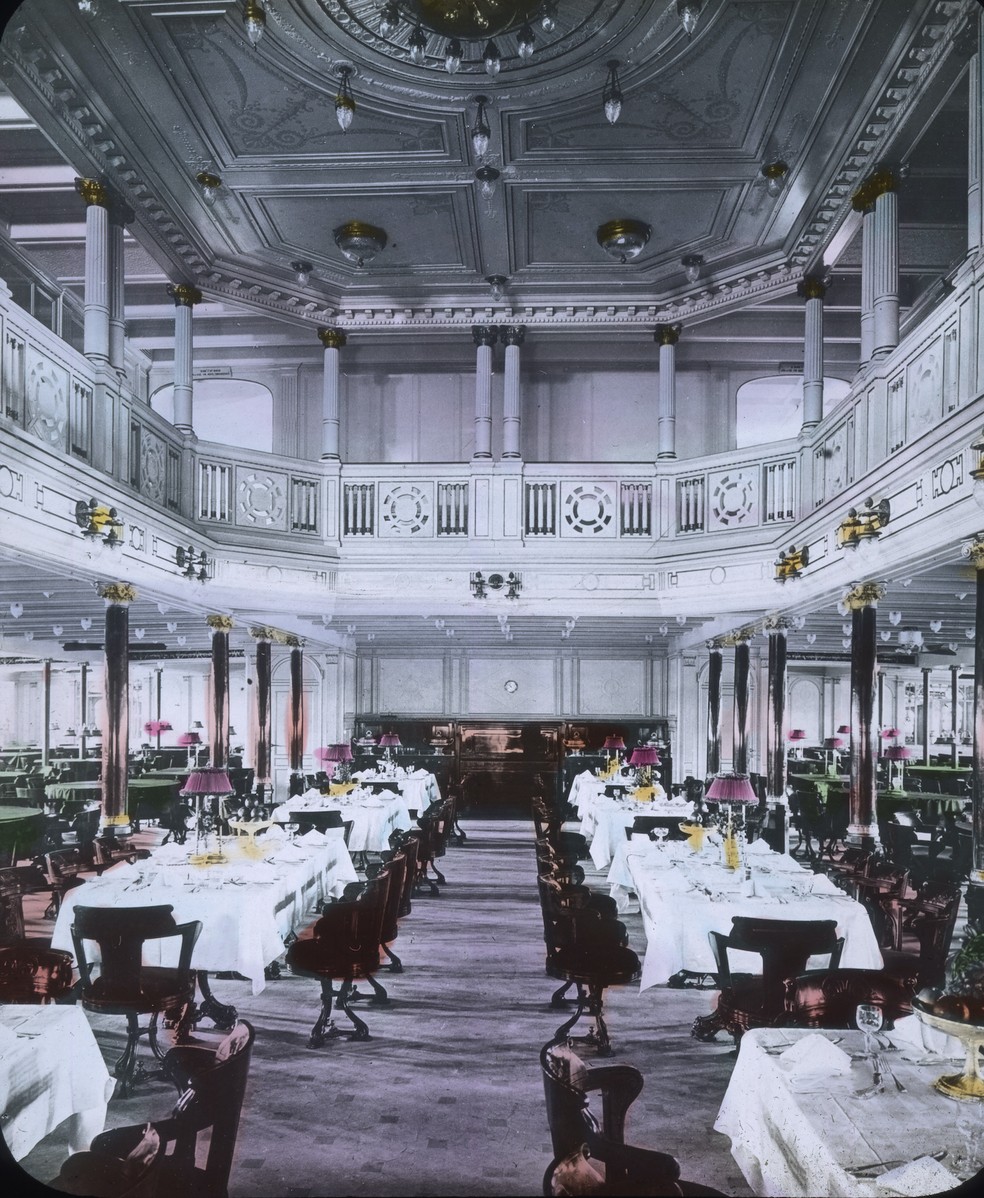 O grande salão de jantar dos mais abastados tinha 35 m de comprimento — Foto: Carl Simon / United Archives / Universal Images Group / Getty Images