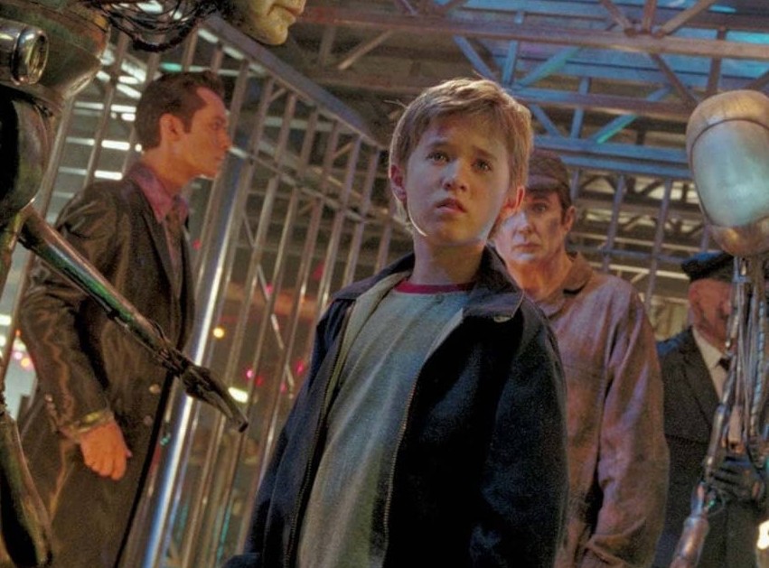 O ator Haley Joel Osment em cena de A.I.: Inteligência Artificial (2001) (Foto: Reprodução)