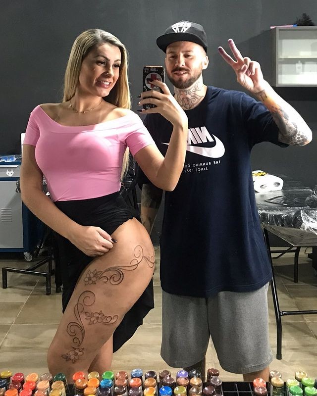 Andressa Urach Exibe Nova Tatuagem Na Perna Amei Revista Marie