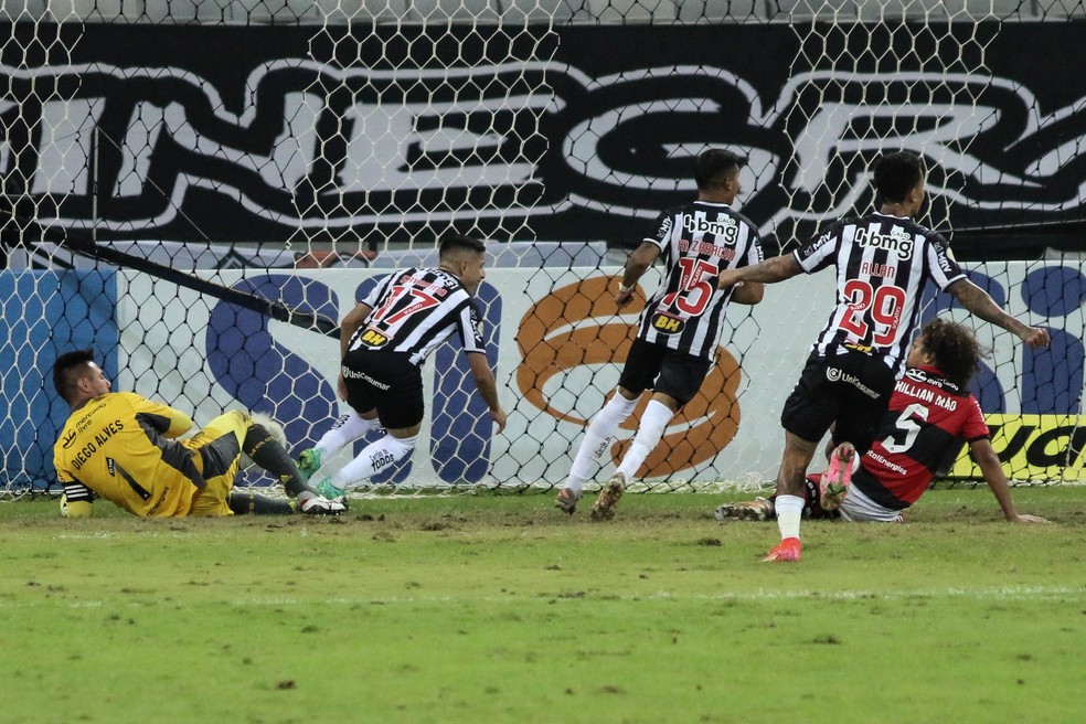 REVIRAVOLTA! FLAMENGO CONTRATA GOLEIRO SANTOS!!!? ISLA SE DESPEDE DO  FLAMENGO! 