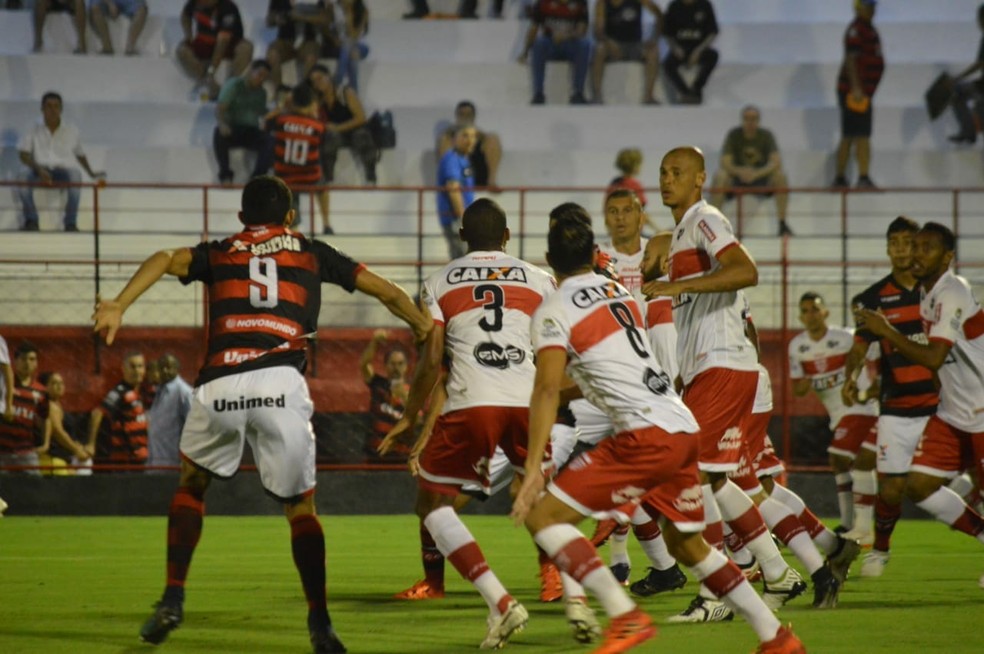 Atlético-GO e CRB jogaram em Goiânia (Foto: Paulo Marcos/Ascom Atlético-GO)
