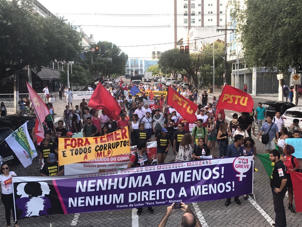 Manifestação tomou Avenida Eduardo Ribeiro, no Centro de Manaus (Foto: G1 AM)