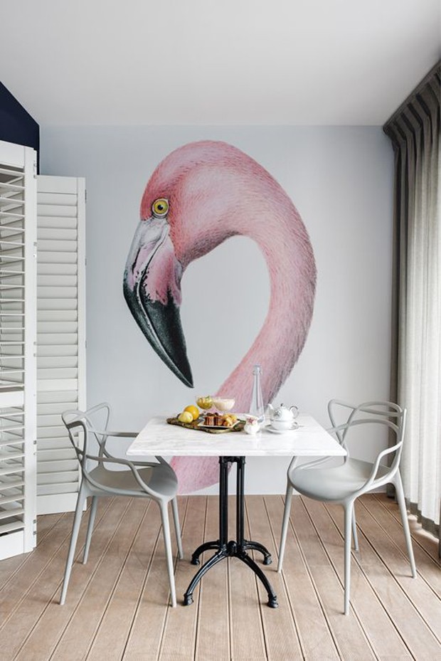 Batalha de tendências: flamingo x unicórnio na decoração (Foto: Reprodução)