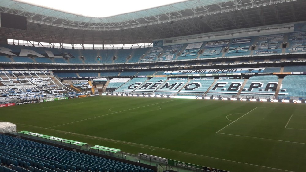 Apesar da chuva, gramado da Arena aparenta boas condições para o confronto de hoje