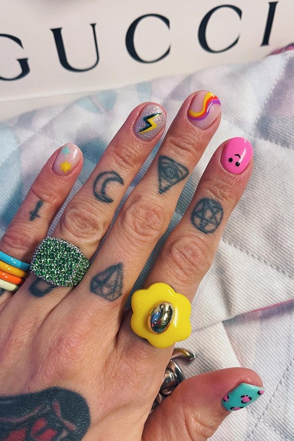 Marianne Theodorsen é a influencer perfeita para quem não é da turma da nail art minimalista  (Foto: Reprodução Instagram)
