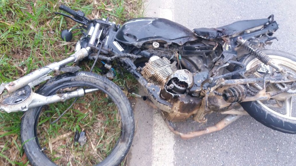 Motociclista sofreu ferimentos graves na perna (Foto: Arquivo/Grupo Central de Informações)