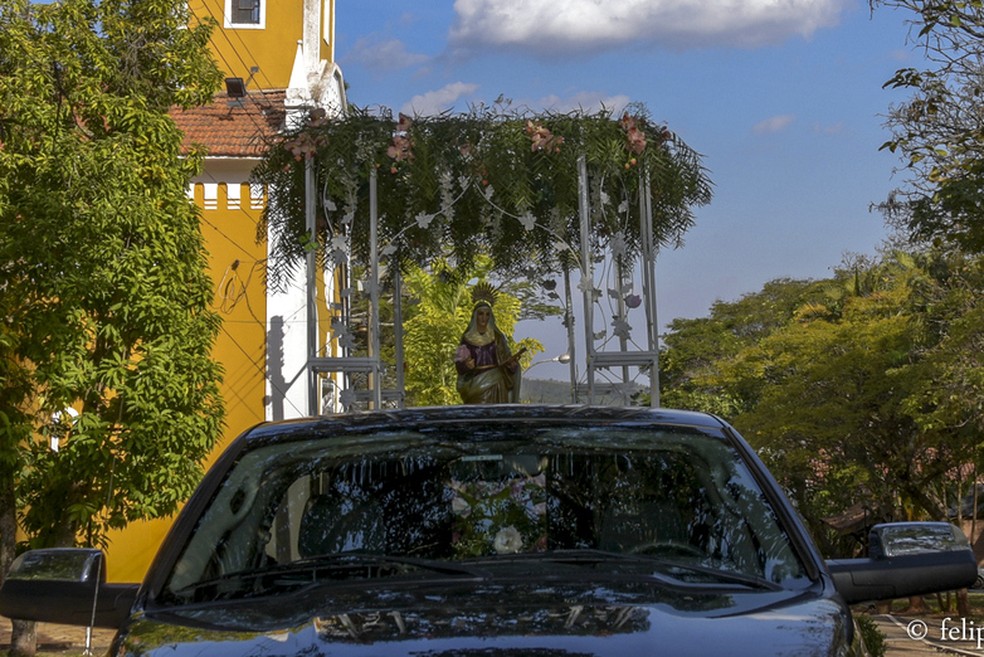 Com prociss&atilde;o motorizada, fi&eacute;is de Anal&acirc;ndia celebram Dia de Sant'ana, padroeira da cidade. &mdash; Foto: Antonio Felippe/Divulga&ccedil;&atilde;o