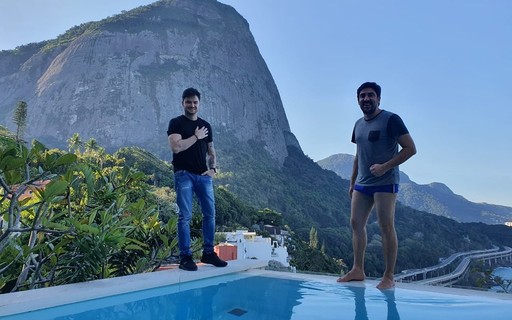 Felipe Neto visita mansão de Marcelo Adnet no Rio e vista impressiona web