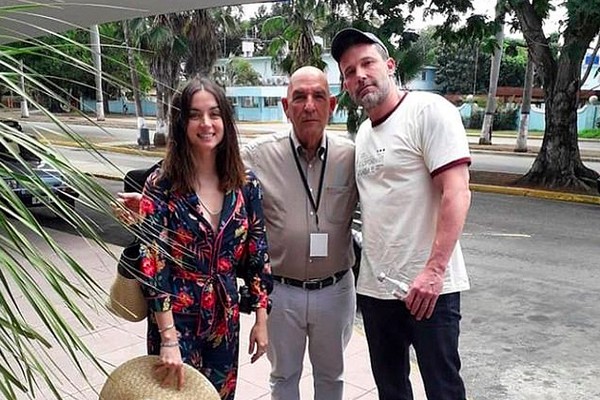 Ben Affleck e Ana de Armas em passeio por Cuba (Foto: Instagram)