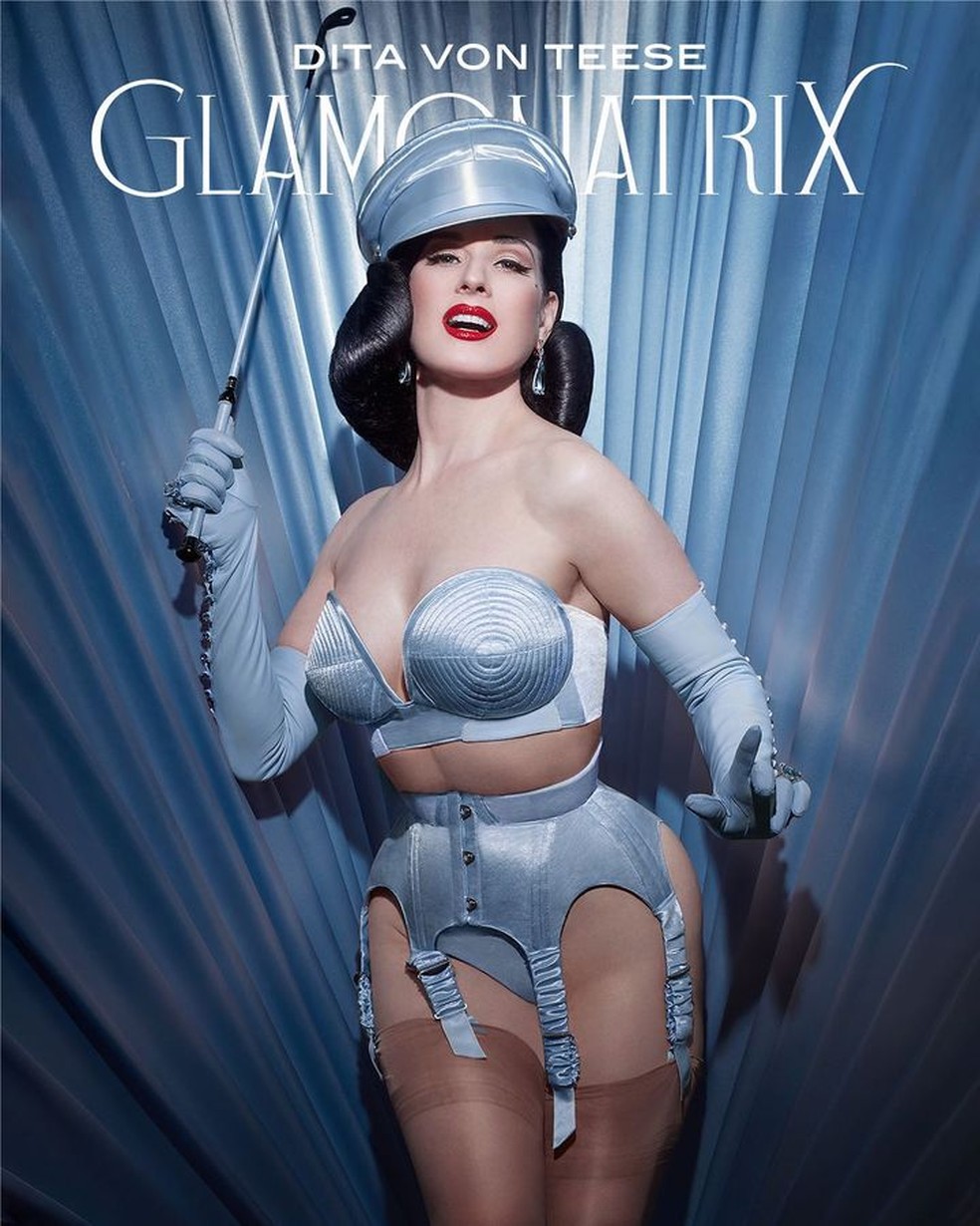 Dita Von Teese est&aacute; realizando a turn&ecirc; 'Glamonatrix' na Am&eacute;rica do Norte &mdash; Foto: Instagram