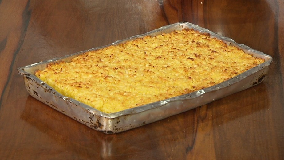 Dica gostosa para o seu café da tarde: aprenda a fazer bolo de mandioca doce