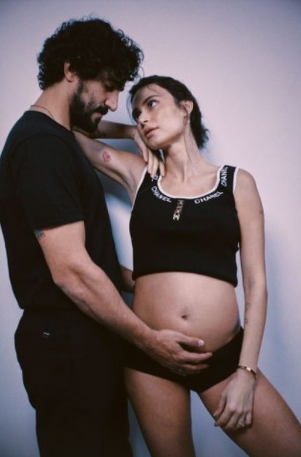 Renato Góes compartilhou o clique lindíssimo ao lado de Thaila Ayala — Foto: Reprodução/Instagram