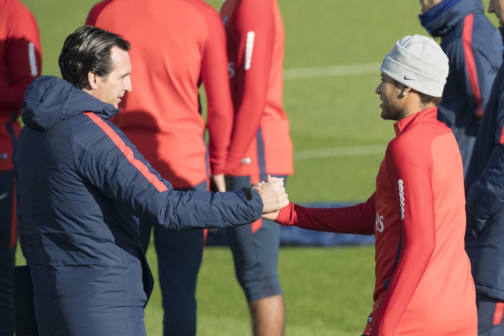 Neymar e Unai Emery não continuarão juntos no PSG na próxima temporada (Foto: AFP)