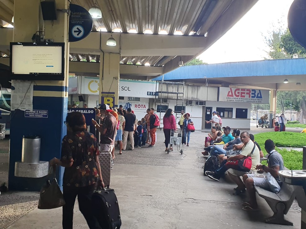 Rodovi&aacute;ria de Salvador est&aacute; fechada &mdash; Foto: Nai&aacute; Braga/TV Bahia