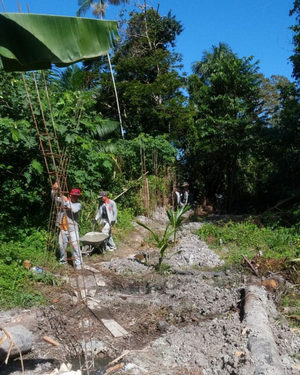 Muro do Parque Natural de Barcarena cortou território quilombola e impediu acesso da comunidade a rio Murucupi, que corta o quilombo, dizem moradores. — Foto: Roberto Chipp
